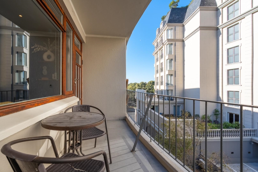 1 Bedroom Property for Sale in Green Point Western Cape